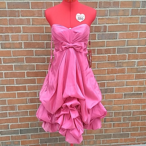 Milano Dresses & Skirts - NWT sz M Milano pink bow dress